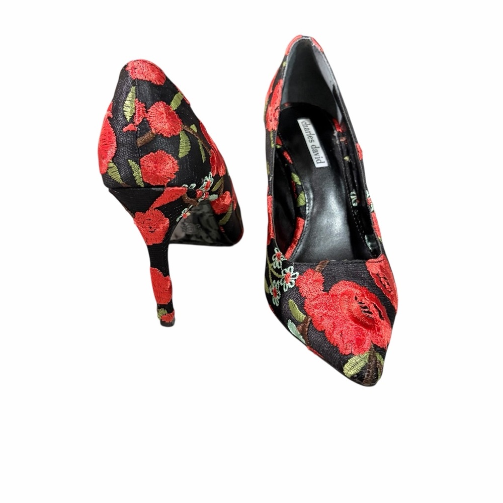 CHARLES DAVID RED FLORAL EMBROIDERED POINTED TOE HEELS SIZE 9 - Picture 8 of 15